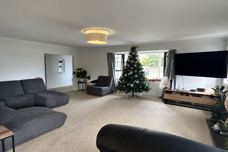 Photo of property in 5 Oriwa Street, Waikanae, 5036