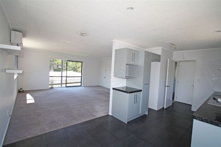 Photo of property in 4 Fantome Place, Whalers Gate, New Plymouth, 4310