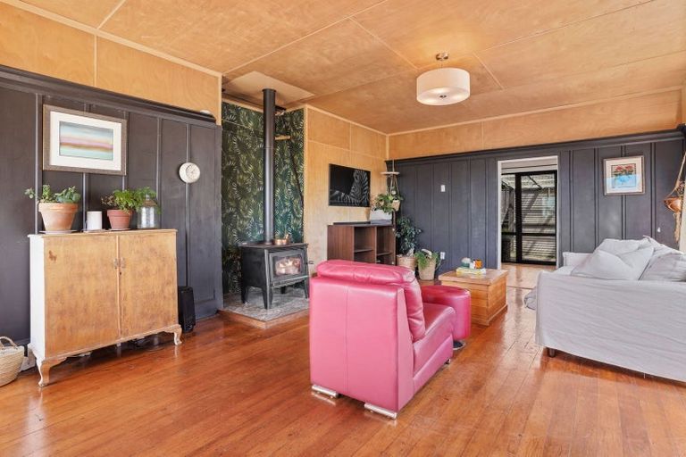 Photo of property in 84 Moncks Spur Road, Redcliffs, Christchurch, 8081