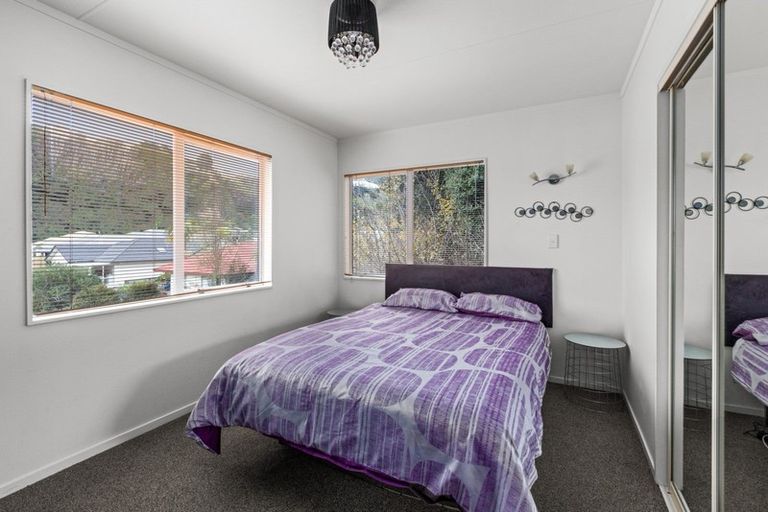 Photo of property in 94 Milton Road, Bluff Hill, Napier, 4110