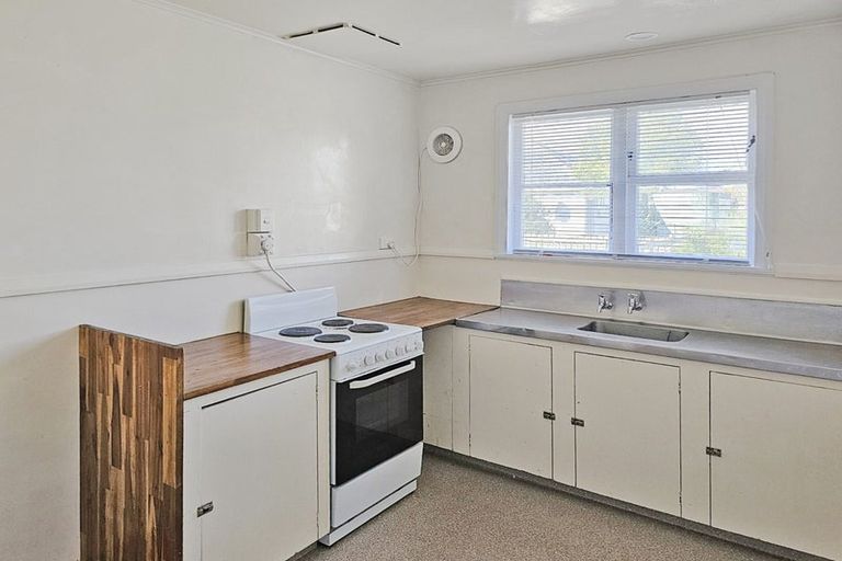 Photo of property in 18 Easton Street, Foxton, 4814