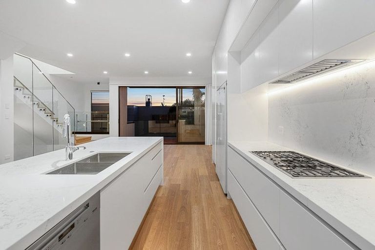 Photo of property in 50c Killarney Street, Takapuna, Auckland, 0622