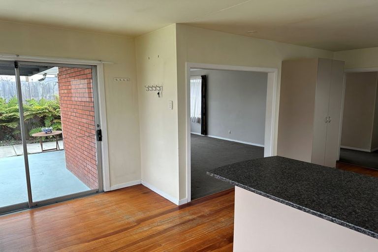 Photo of property in 90 Frensham Crescent, Woolston, Christchurch, 8062