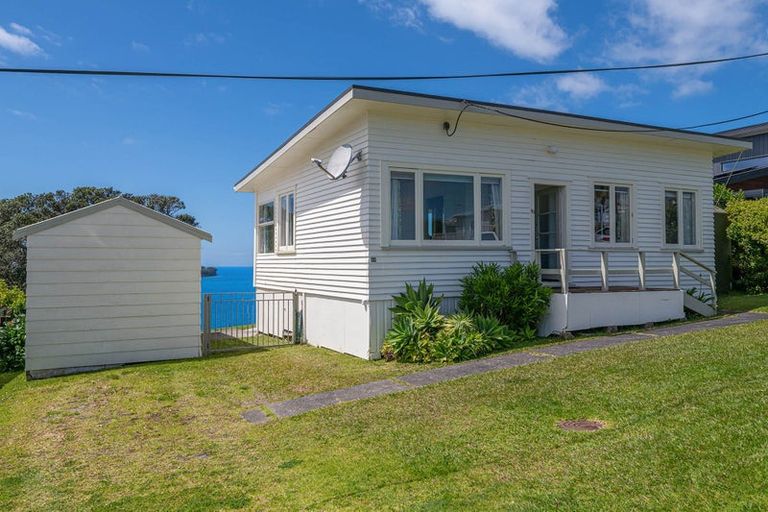 Photo of property in 89 Tiri Road, Tindalls Beach, Whangaparaoa, 0930