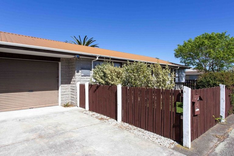 Photo of property in 1/2 Takapu Place, Bromley, Christchurch, 8062