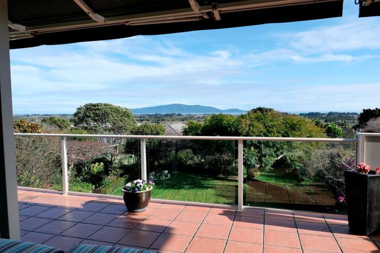 Photo of property in 8 Kotare Street, Waikanae, 5036