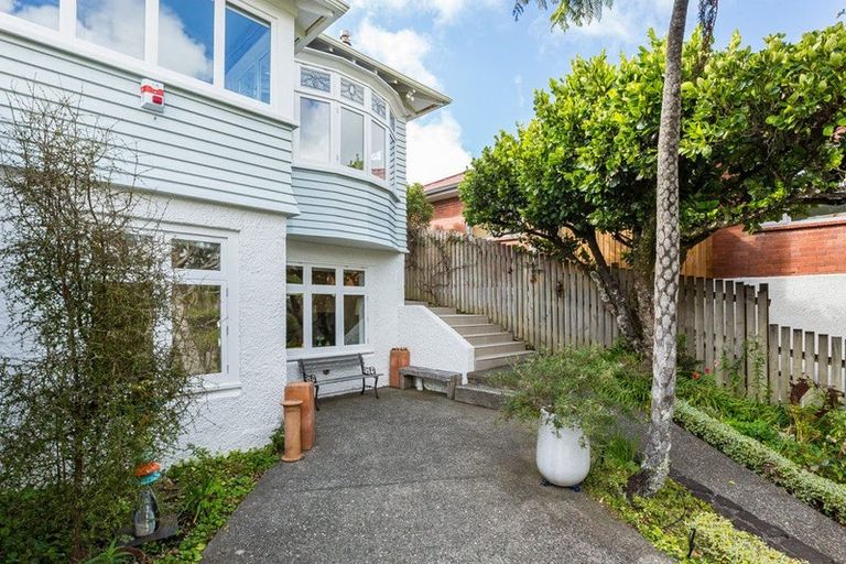 Photo of property in 9 Putnam Street, Northland, Wellington, 6012