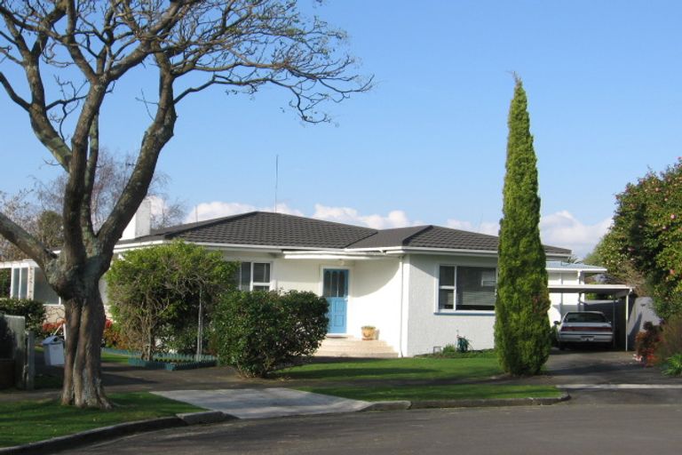 Photo of property in 11 Squires Place, Awapuni, Palmerston North, 4412