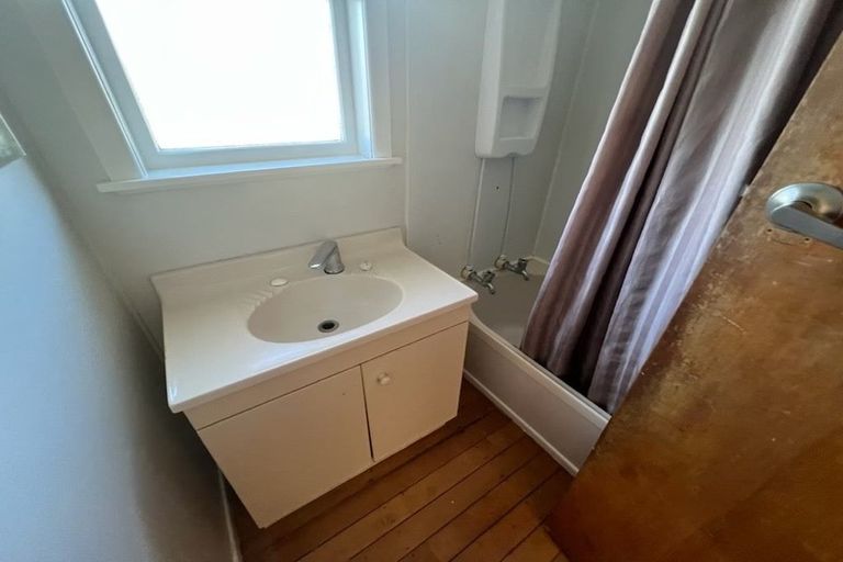 Photo of property in 1/52 Muir Avenue, Mangere Bridge, Auckland, 2022