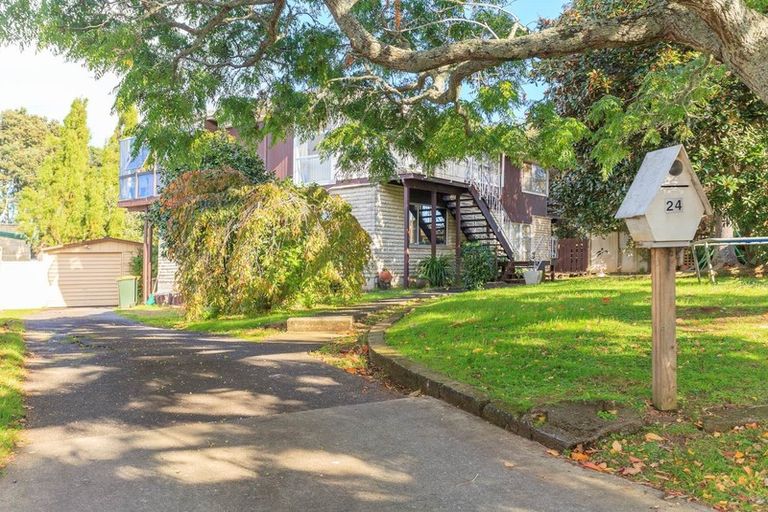 Photo of property in 24 Anarahi Place, Mangere Bridge, Auckland, 2022