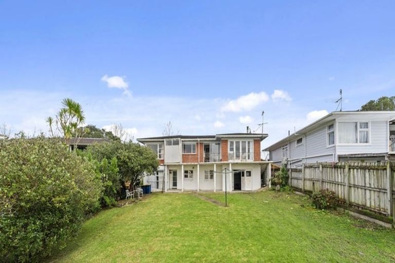 Photo of property in 4247 Great North Road, Glendene, Auckland, 0602