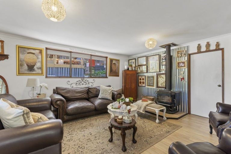 Photo of property in 16 Arthur Crescent, Waikawa, Picton, 7220