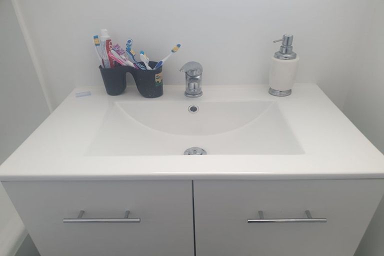 Photo of property in 6a Matahourua Crescent, Cannons Creek, Porirua, 5024