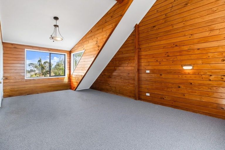 Photo of property in 117 Botany Road, Botany Downs, Auckland, 2010