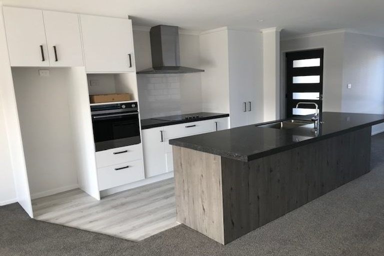 Photo of property in 108 Whakaturou Crescent, Pyes Pa, Tauranga, 3112