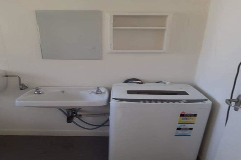 Photo of property in Beresford Apartments, 17/118 Russell Terrace, Berhampore, Wellington, 6023