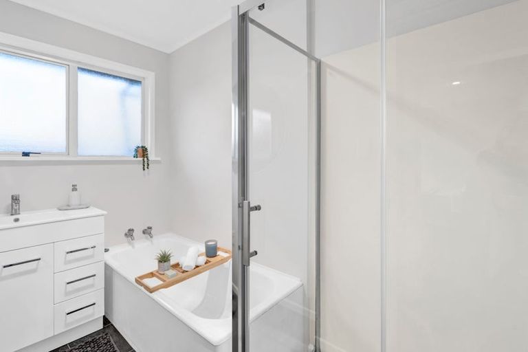 Photo of property in 68 Wallath Road, Westown, New Plymouth, 4310