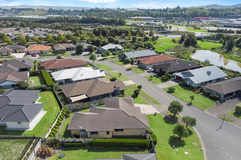 Photo of property in 14 Tarn Close, Pyes Pa, Tauranga, 3112