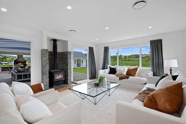 Photo of property in 1777 State Highway 16, Helensville, 0875