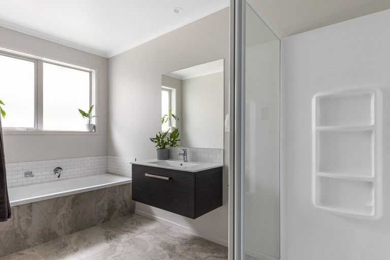 Photo of property in 20 Watene Way, Welcome Bay, Tauranga, 3112