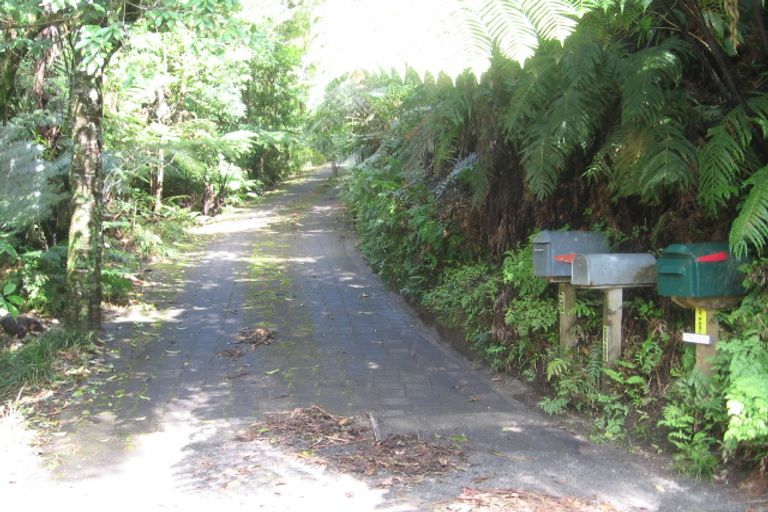 Photo of property in 15 Ridge Road, Lake Okareka, Rotorua, 3076