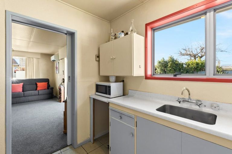 Photo of property in 2/208 Wolseley Street, Mayfair, Hastings, 4122