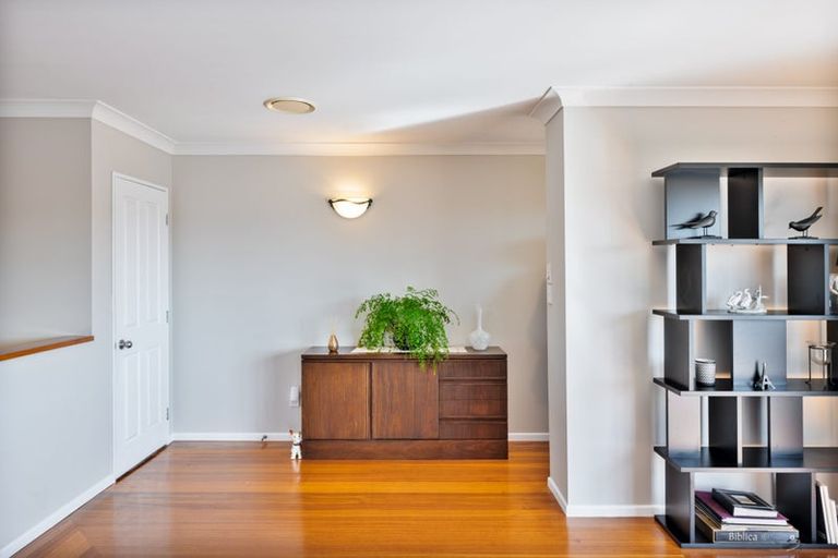 Photo of property in 3 Semillon Avenue, Henderson, Auckland, 0612