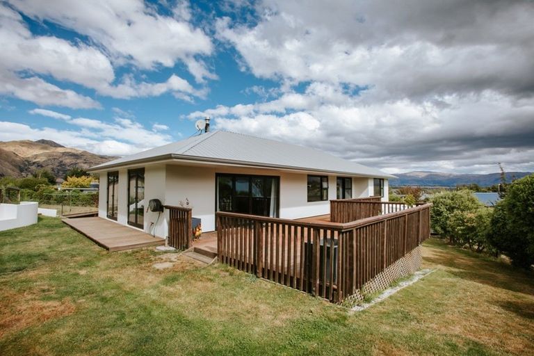 Photo of property in 11 Ellie Place, Lake Hawea, Wanaka, 9382