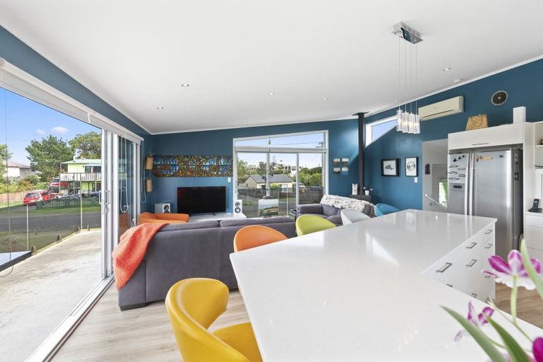 Photo of property in 18 Robbie Street, Foxton Beach, Foxton, 4815