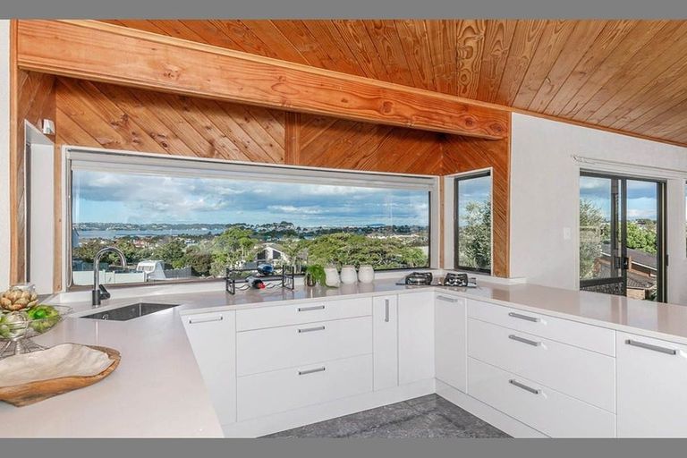 Photo of property in 3 Farr Road, West Harbour, Auckland, 0618