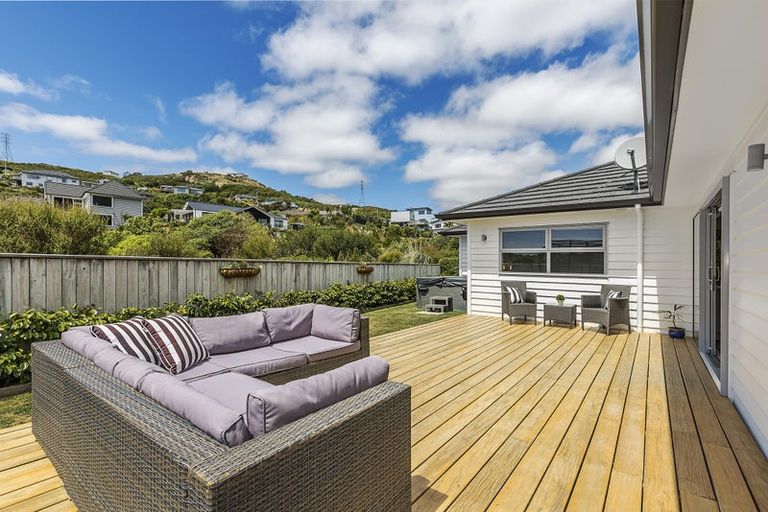 Photo of property in 12 Banks Boulevard, Whitby, Porirua, 5024