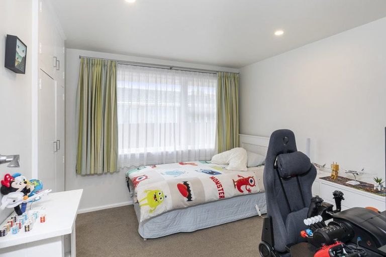 Photo of property in 17 Newbridge Place, Ilam, Christchurch, 8041