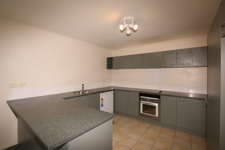 Photo of property in 15 Chelmsley Avenue, Henderson, Auckland, 0612