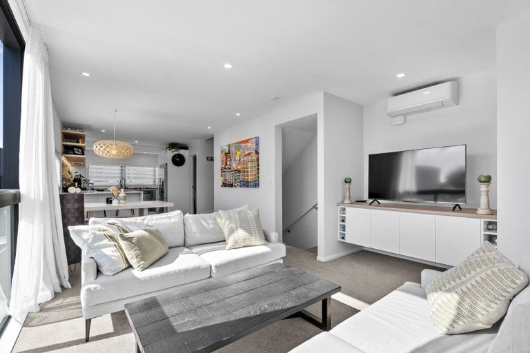 Photo of property in 8/17 Victoria Road, Mount Maunganui, 3116