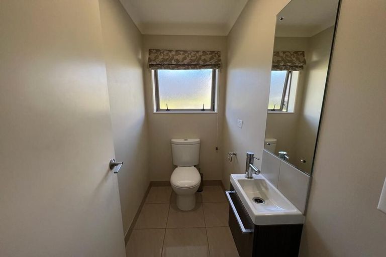 Photo of property in 78 Tiriwa Drive, Massey, Auckland, 0614