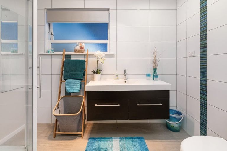 Photo of property in 1 Sharyn Place, Brookfield, Tauranga, 3110