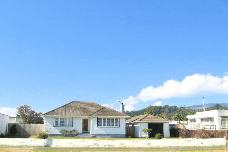 Photo of property in 1a Rimu Street, Wallaceville, Upper Hutt, 5018