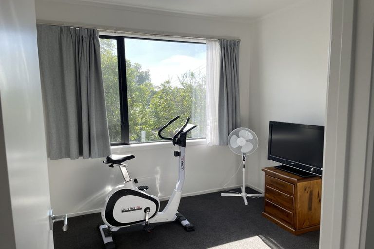 Photo of property in 14 Fordham Street, Beach Haven, Auckland, 0626