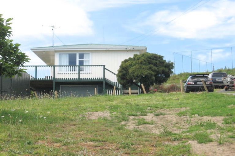 Photo of property in 32 Harbour View Road, Tahawai, 3170