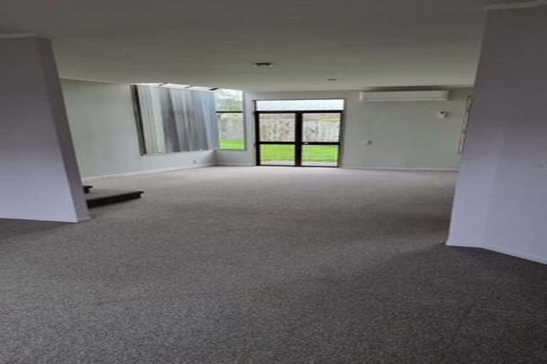 Photo of property in 49 Marina View Drive, West Harbour, Auckland, 0618