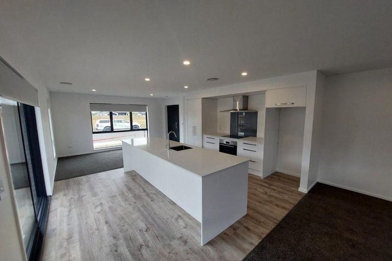 Photo of property in 33 Cousins Street, Woodend, 7691