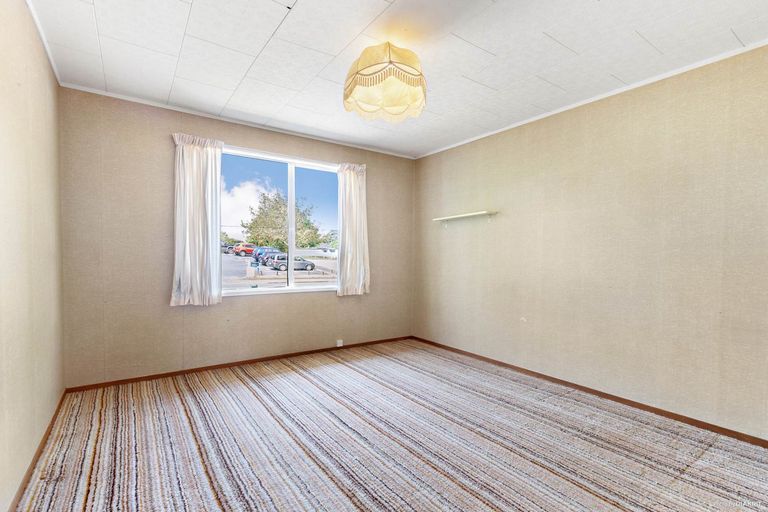 Photo of property in 2/1 Matua Place, Clendon Park, Auckland, 2103