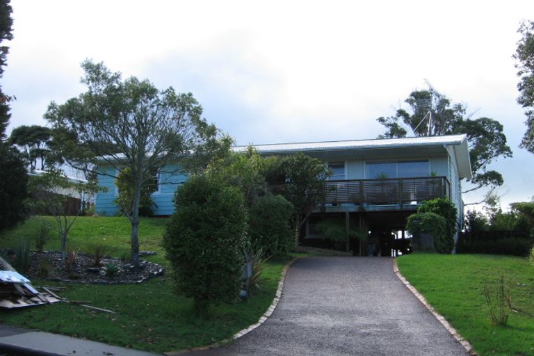 Photo of property in 36 Rimutaka Place, Titirangi, Auckland, 0604