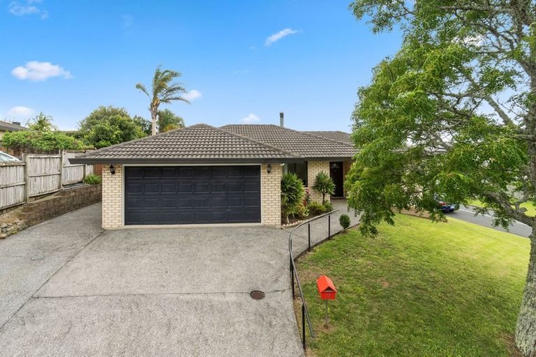 Photo of property in 17 Ruze Vida Drive, Massey, Auckland, 0614
