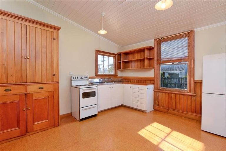 Photo of property in 43 Queens Drive, Saint Kilda, Dunedin, 9012