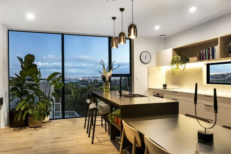 Photo of property in Sugar Lane Apartments, 13/31 Rawene Road, Birkenhead, Auckland, 0626