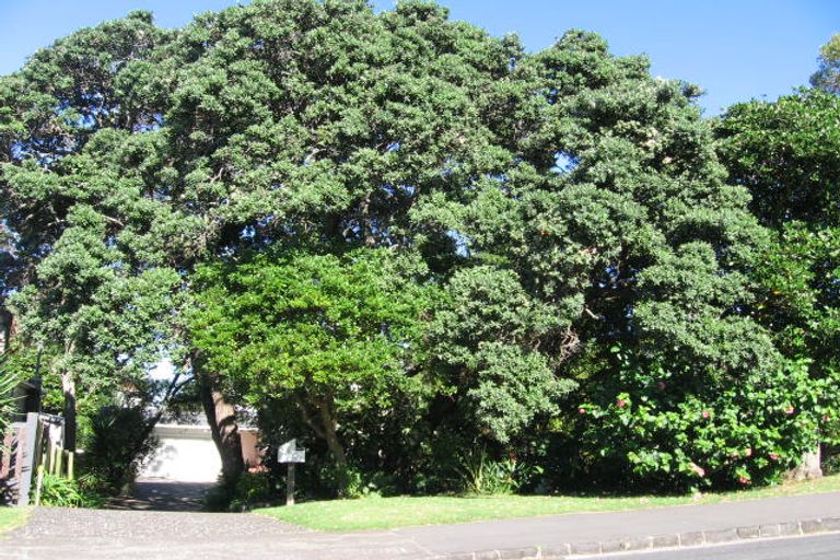 Photo of property in 9 Tiri Road, Takapuna, Auckland, 0620