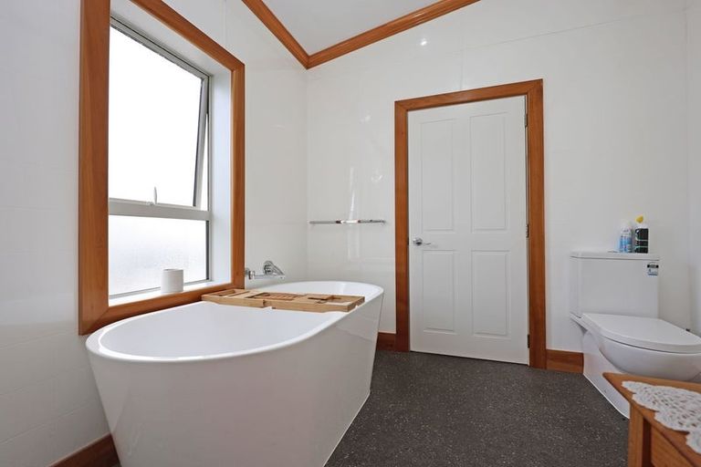 Photo of property in 22 Lune Street, South Hill, Oamaru, 9400