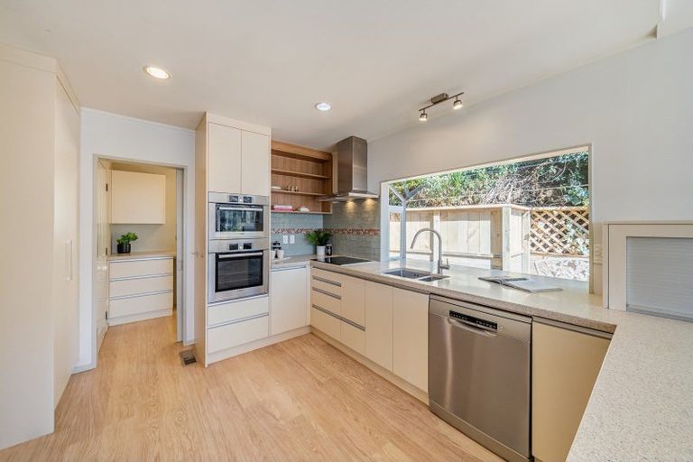 Photo of property in 88a Paremata Road, Paremata, Porirua, 5024