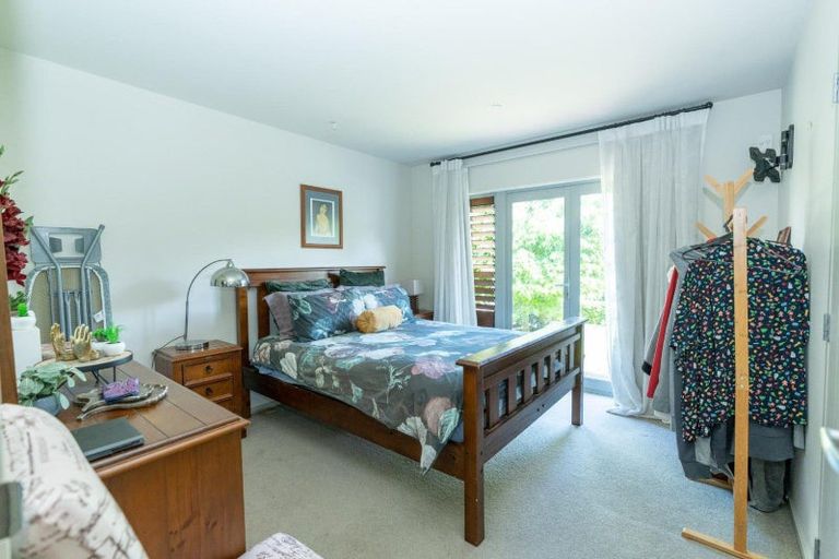 Photo of property in 1 Holden Way, Fitzherbert, Palmerston North, 4471